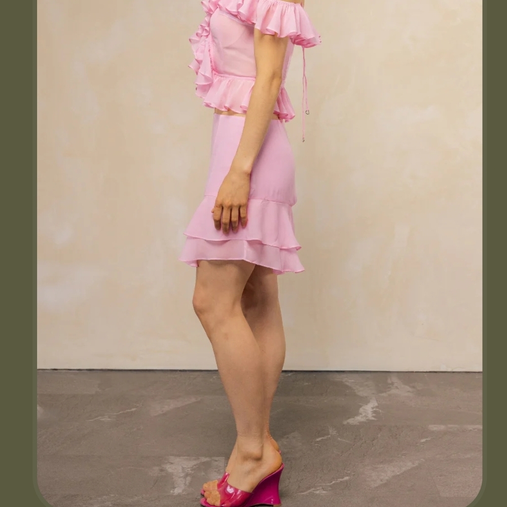 Chic Pink Ruffled Mini Skirt